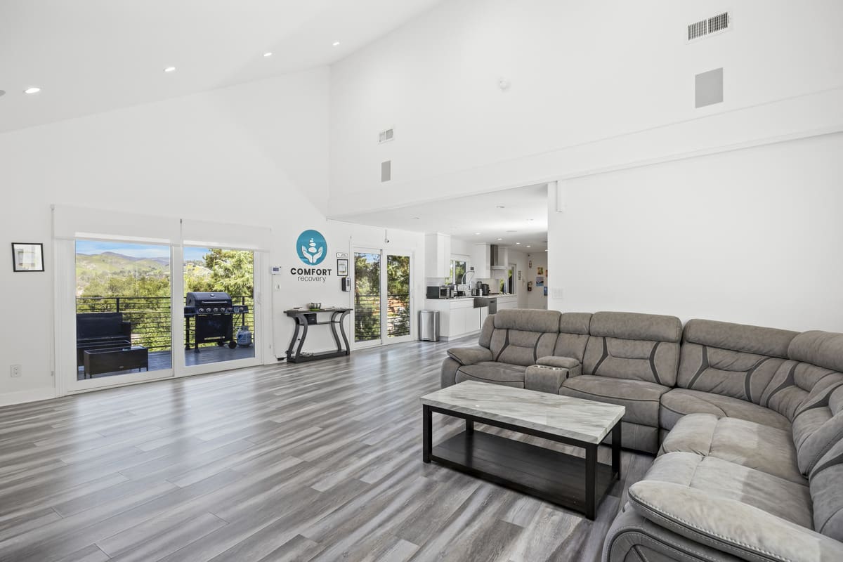 welcoming recovery center interior with a serene and luxurious atmosphere